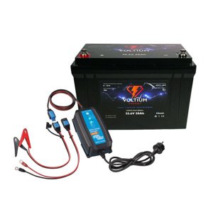Sada litiová batéria Voltium VE-SPBT-2450 (50Ah) + nabíjačka Victron Blue Smart (5A), 24V