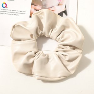 Girly Béžová koženková scrunchie HB29/BEIGE