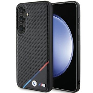 BMW Leather Carbon Tricolor Line MagSafe (BMHMS24S23PUDTK) – kožený ochranný kryt s karbónovým dizajnom a MagSafe pre Samsung Galaxy S24 – čierny KF2…